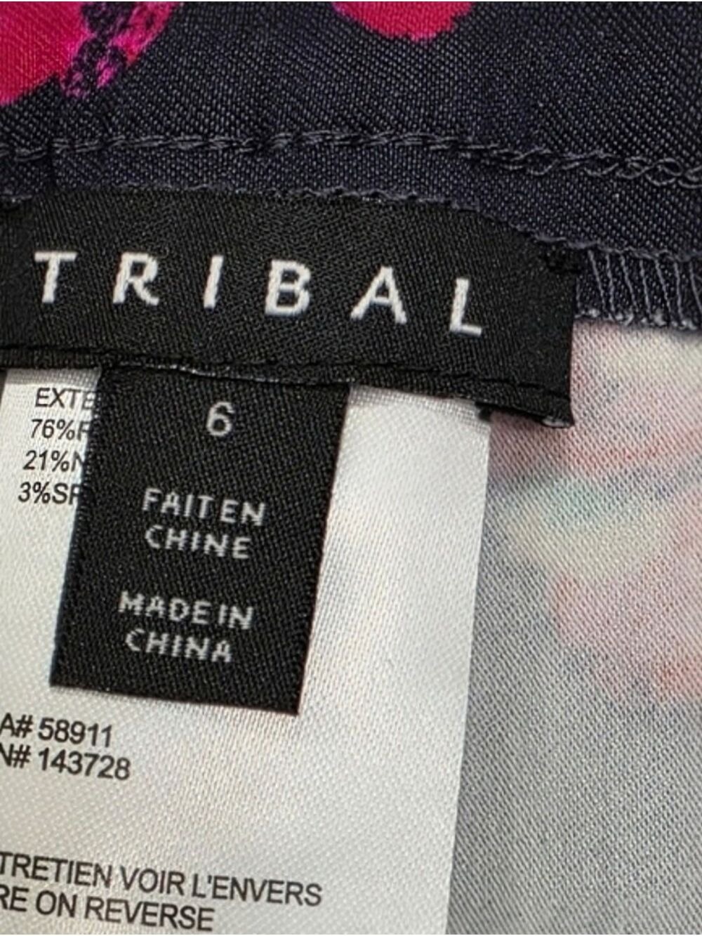 Tribal Floral Pull-On Capri Pants NWT Size 6 Stretch Navy Resort Travel Summer - Picture 9 of 11